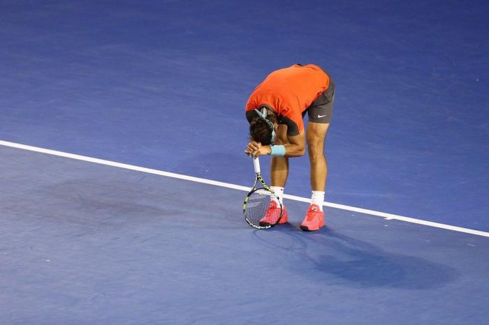 Rafa Nadal se moja sobre la polémica de si Djokovic debería jugar en Madrid