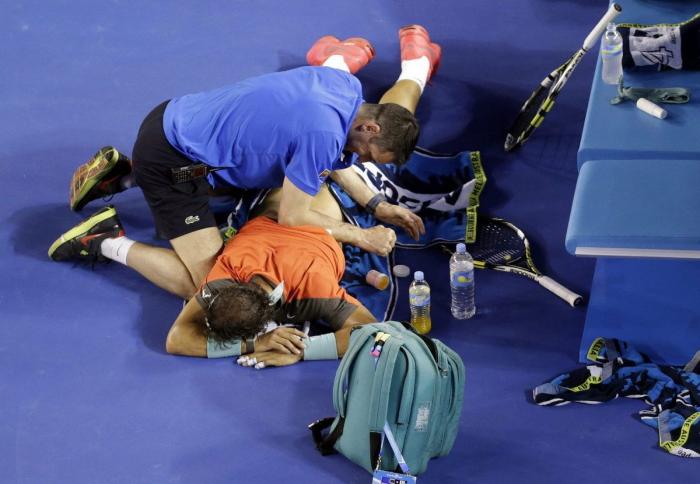 Rafa Nadal se moja sobre la polémica de si Djokovic debería jugar en Madrid