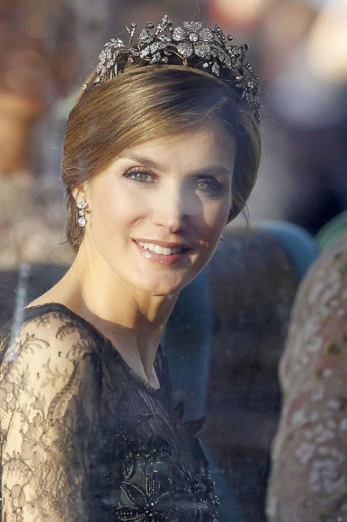 Nuevos reyes de Holanda: Guillermo Alejandro y su consorte Máxima toman el testigo (FOTOS)