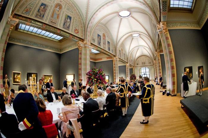 Nuevos reyes de Holanda: Guillermo Alejandro y su consorte Máxima toman el testigo (FOTOS)