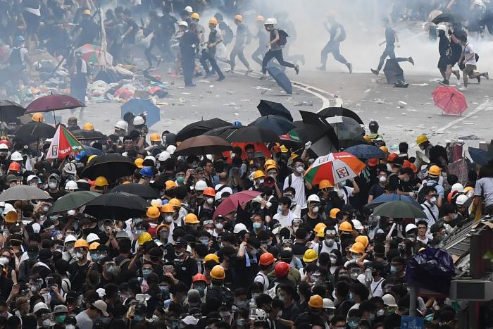 ¿Por qué hay tanta gente manifestándose en Hong Kong?