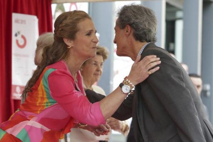 Jorge Javier Vázquez desvela lo que "cuenta la leyenda" que respondió la reportera a "Doña Elena"