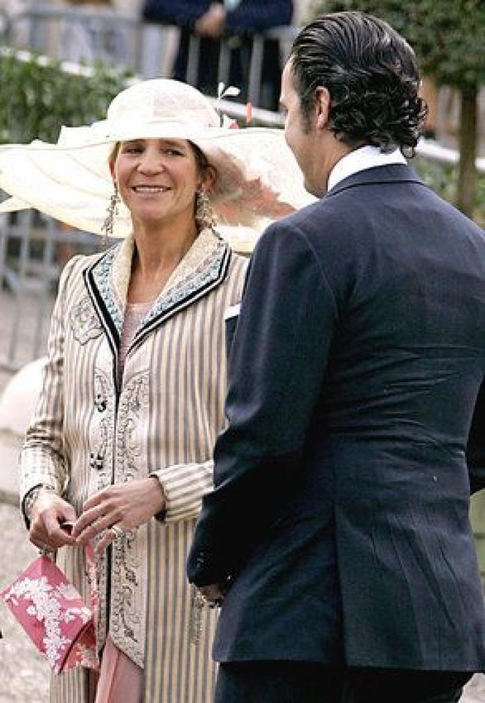 Jorge Javier Vázquez desvela lo que "cuenta la leyenda" que respondió la reportera a "Doña Elena"