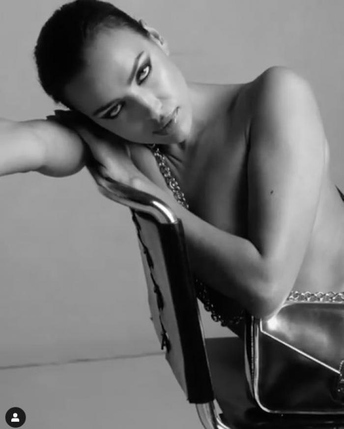 Irina Shayk se pone el abrigo más arriesgado y polémico: a otras les costó grandes críticas