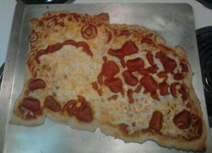 La sencillísima fórmula para calentar dos pizzas a la vez en una sola bandeja