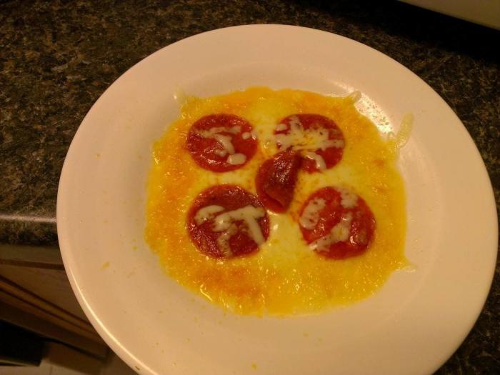 La sencillísima fórmula para calentar dos pizzas a la vez en una sola bandeja