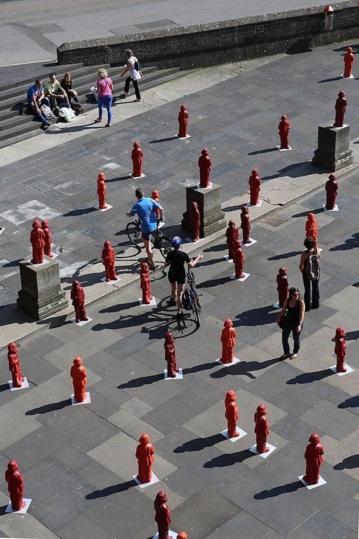 La tumba de Karl Marx en Londres, atacada con un martillo