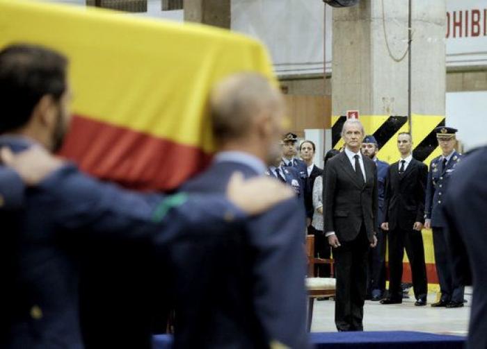 El funeral de los tres militares muertos en Canarias los homenajea por "vivir y morir por España"