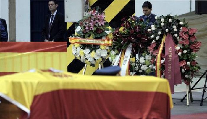 El funeral de los tres militares muertos en Canarias los homenajea por "vivir y morir por España"
