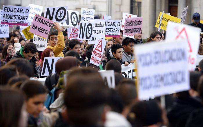 Los estudiantes vuelven a la huelga contra la Lomce, que se aprueba en el Senado