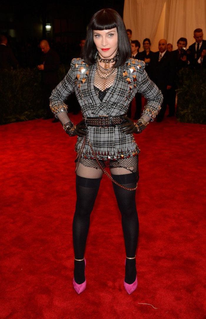 MET: vestidos de la alfombra roja de 'la gala del punk' en el Metropolitan de Nueva York (FOTOS)