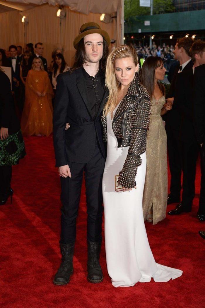 MET: vestidos de la alfombra roja de 'la gala del punk' en el Metropolitan de Nueva York (FOTOS)