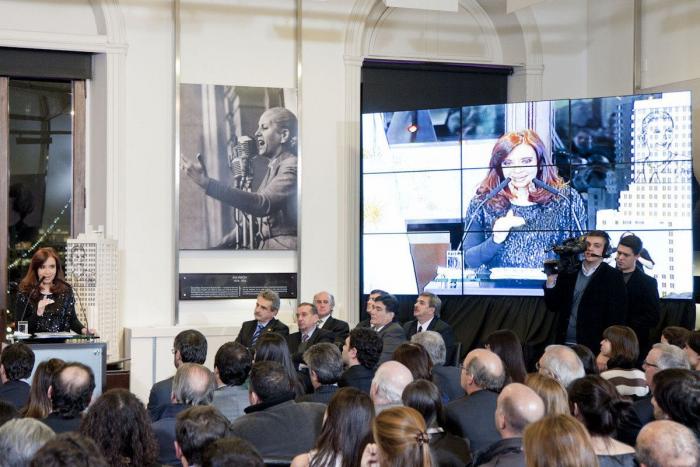 Piden 12 años de cárcel para la expresidenta argentina Fernández por "corrupción sistemática"