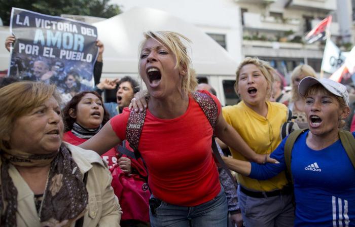 Piden 12 años de cárcel para la expresidenta argentina Fernández por "corrupción sistemática"