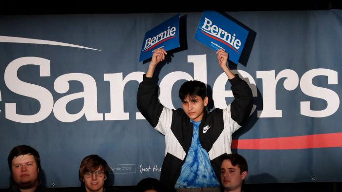 Una cadena de "inconsistencias" en el recuento retrasa los resultados del 'caucus' en Iowa