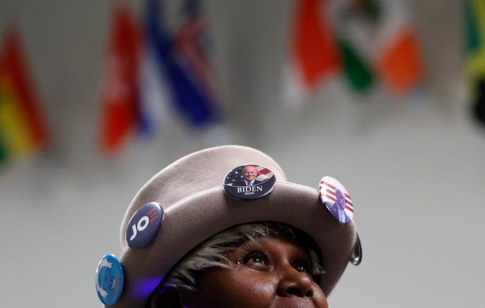 Una cadena de "inconsistencias" en el recuento retrasa los resultados del 'caucus' en Iowa