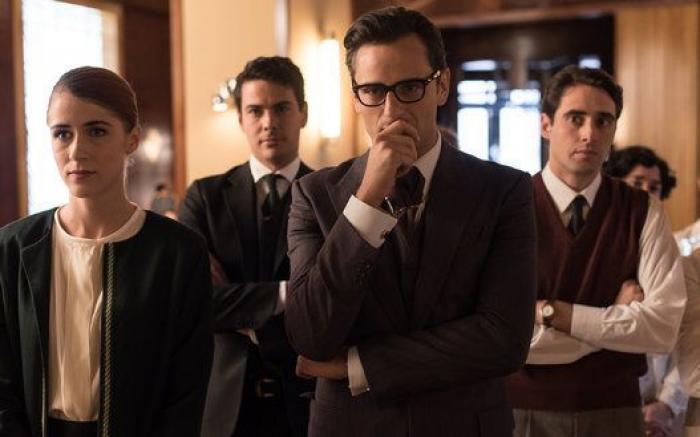 Las dos sentidas muertes de 'Velvet Colección' en su primer capítulo