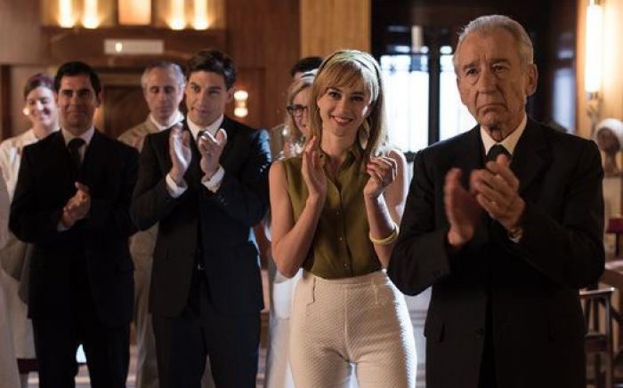 Las dos sentidas muertes de 'Velvet Colección' en su primer capítulo