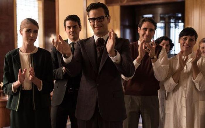 Las dos sentidas muertes de 'Velvet Colección' en su primer capítulo