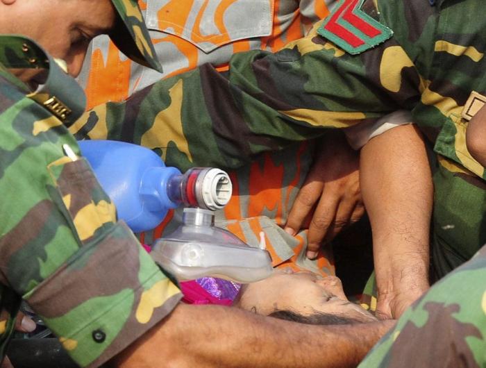 El número de fallecidos por el derrumbe de Bangladesh supera ya el millar