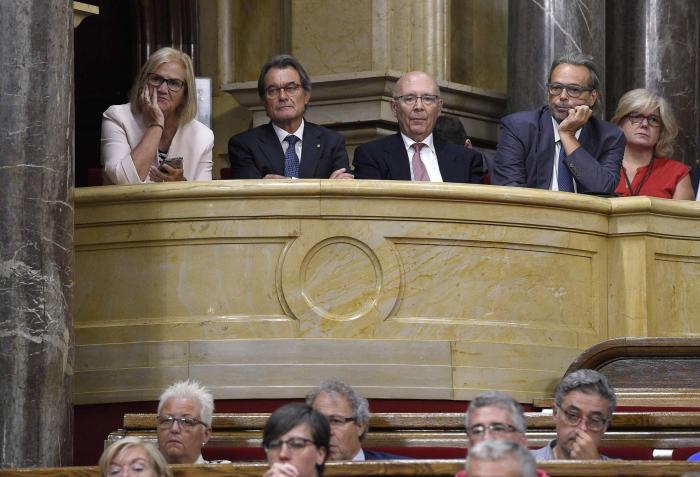 El Parlament aprueba interponer recurso de inconstitucionalidad contra el 'decretazo digital'