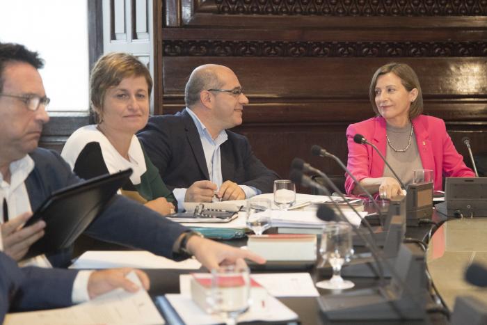 El Parlament aprueba interponer recurso de inconstitucionalidad contra el 'decretazo digital'