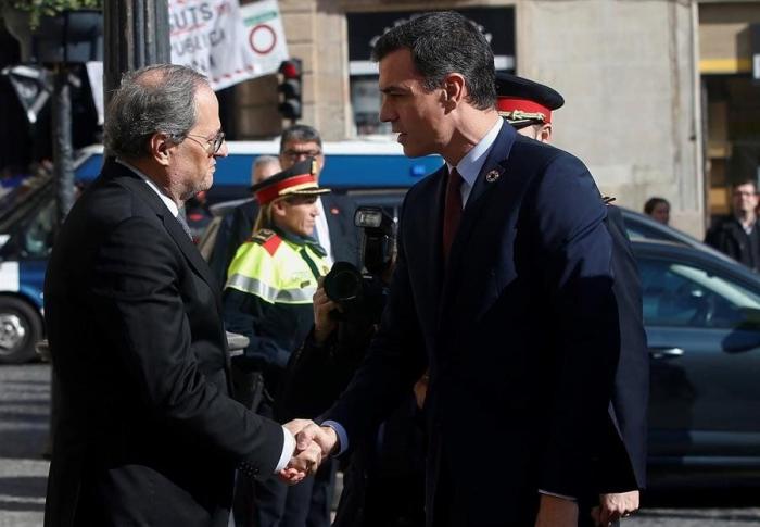 Sánchez propone a Torra constituir la mesa de diálogo entre gobiernos el lunes 24 de febrero