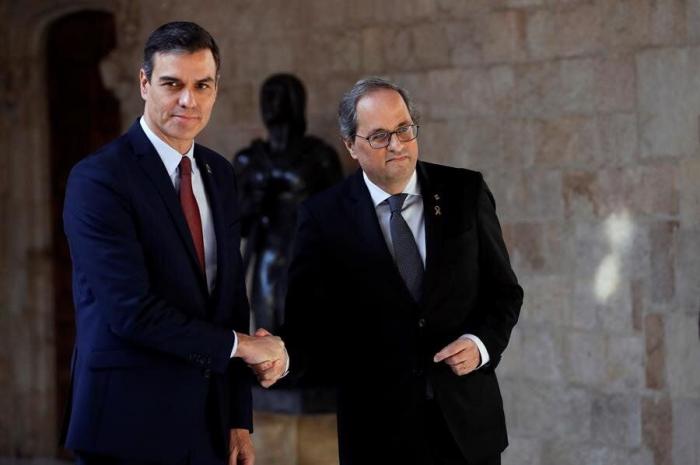 Sánchez propone a Torra constituir la mesa de diálogo entre gobiernos el lunes 24 de febrero