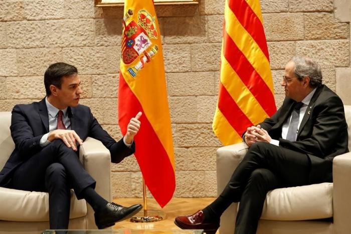 Sánchez propone a Torra constituir la mesa de diálogo entre gobiernos el lunes 24 de febrero
