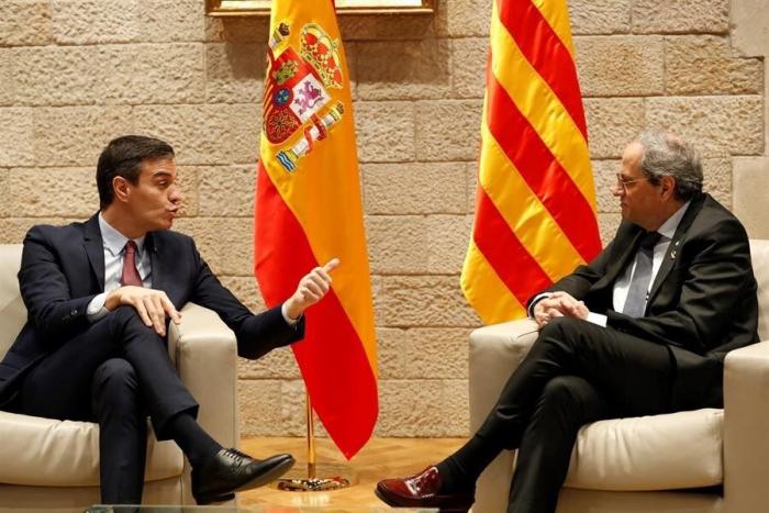 Sánchez propone a Torra constituir la mesa de diálogo entre gobiernos el lunes 24 de febrero