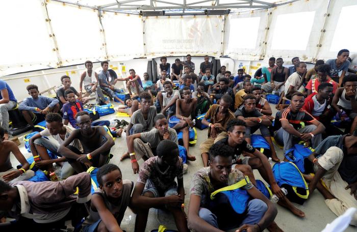 El Aquarius atraca en La Valeta, tras cinco días de espera en el mar