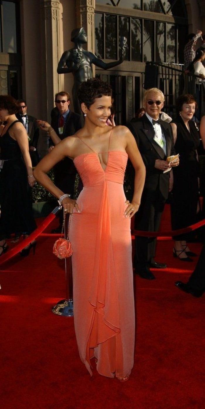 Halle Berry, sin maquillar y sin peinar: nadie diría que tiene 53 años