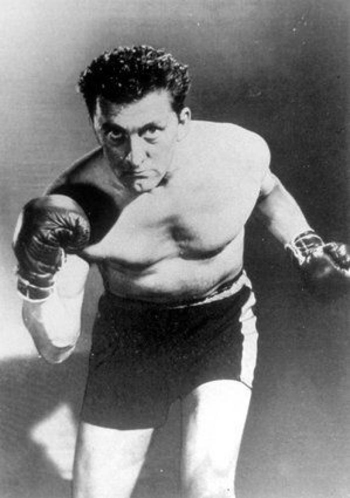 "Te querré el resto de mi vida": la despedida de Catherine Zeta Jones a su suegro, Kirk Douglas