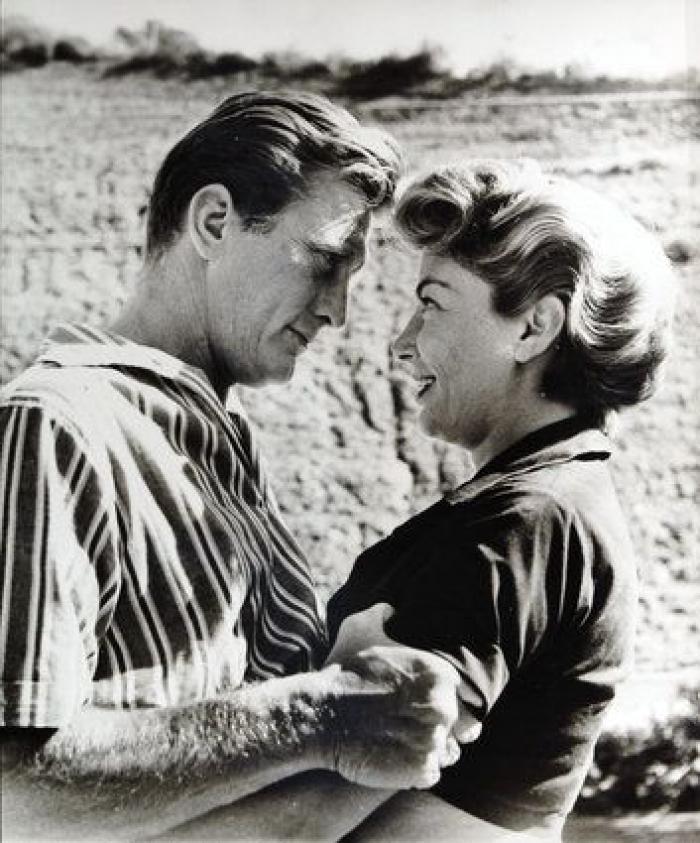 "Te querré el resto de mi vida": la despedida de Catherine Zeta Jones a su suegro, Kirk Douglas