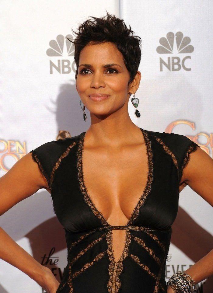 Halle Berry, sin maquillar y sin peinar: nadie diría que tiene 53 años