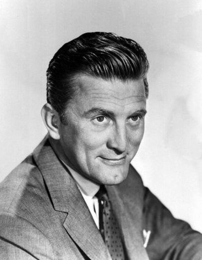 "Te querré el resto de mi vida": la despedida de Catherine Zeta Jones a su suegro, Kirk Douglas