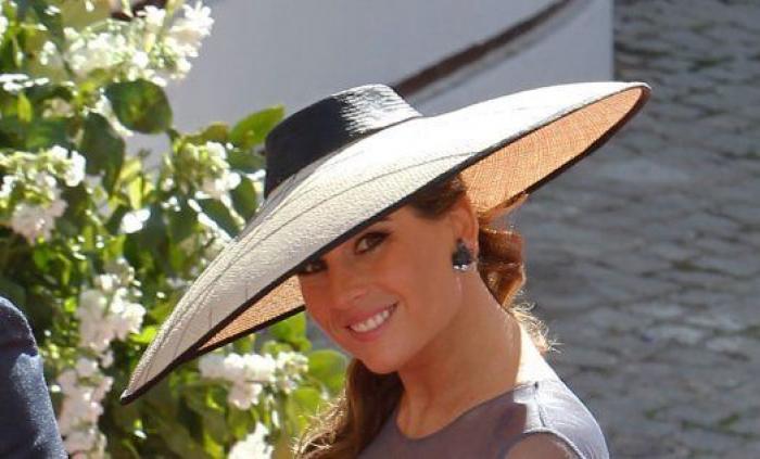 Fotos de la boda de Eva González y Cayetano Rivera: los vestidos y pamelas de las invitadas