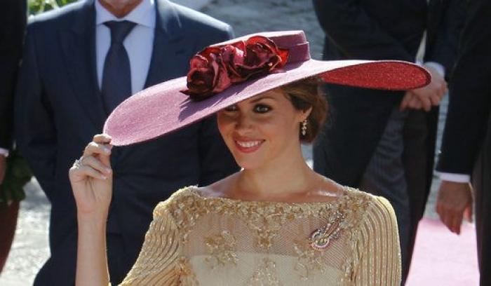 Fotos de la boda de Eva González y Cayetano Rivera: los vestidos y pamelas de las invitadas