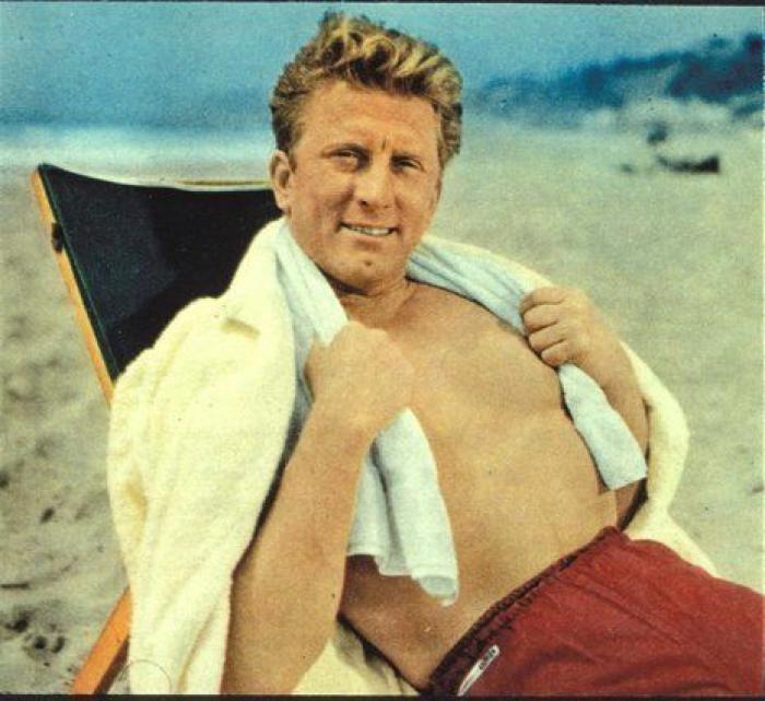 "Te querré el resto de mi vida": la despedida de Catherine Zeta Jones a su suegro, Kirk Douglas