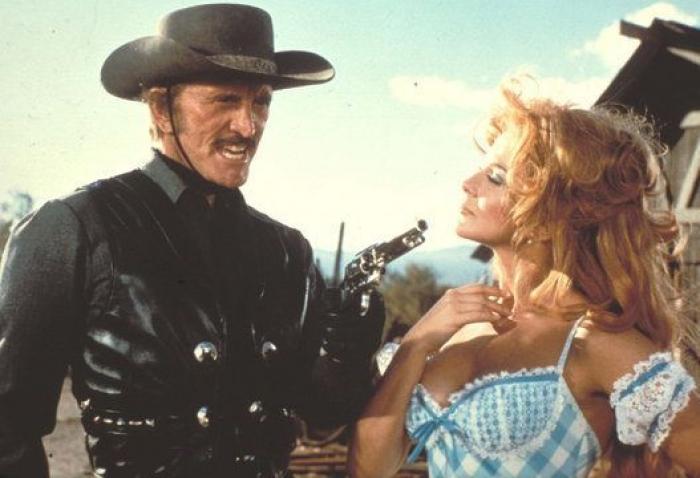 "Te querré el resto de mi vida": la despedida de Catherine Zeta Jones a su suegro, Kirk Douglas