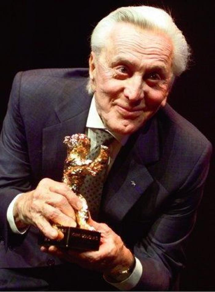 "Te querré el resto de mi vida": la despedida de Catherine Zeta Jones a su suegro, Kirk Douglas