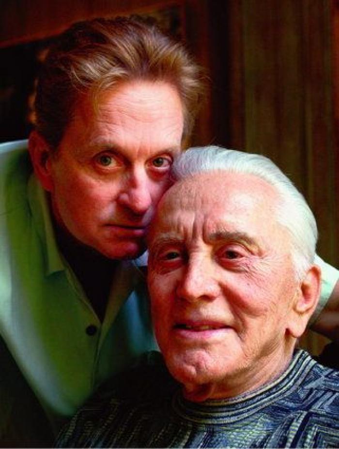 "Te querré el resto de mi vida": la despedida de Catherine Zeta Jones a su suegro, Kirk Douglas