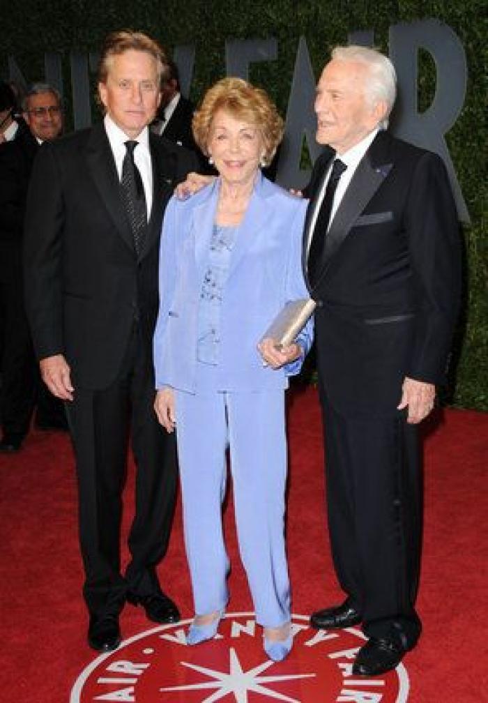 "Te querré el resto de mi vida": la despedida de Catherine Zeta Jones a su suegro, Kirk Douglas