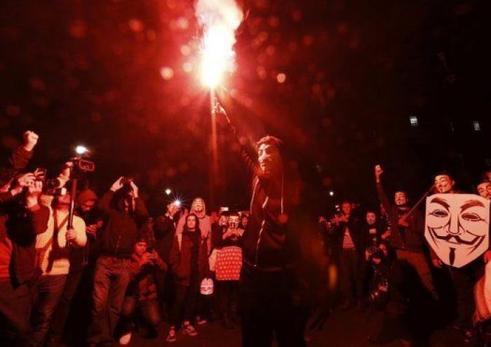 Tres heridos y 32 detenidos en la manifestación de Anonymous en Londres
