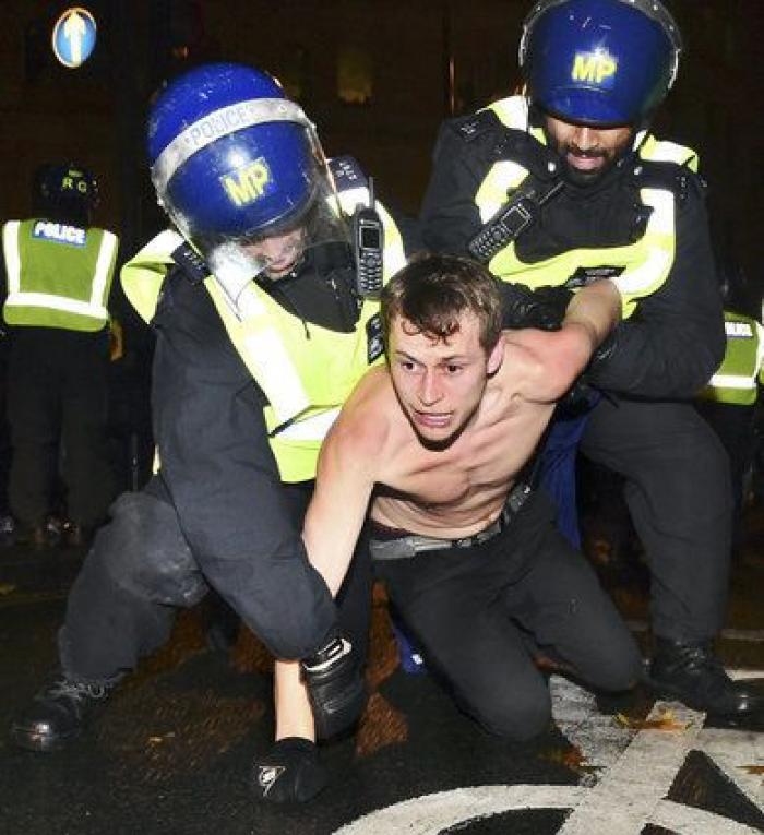 Tres heridos y 32 detenidos en la manifestación de Anonymous en Londres