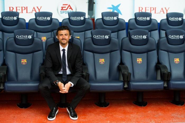 Críticas a Miguel Ángel Rodríguez por su mensaje sobre la razón de la marcha de Luis Enrique