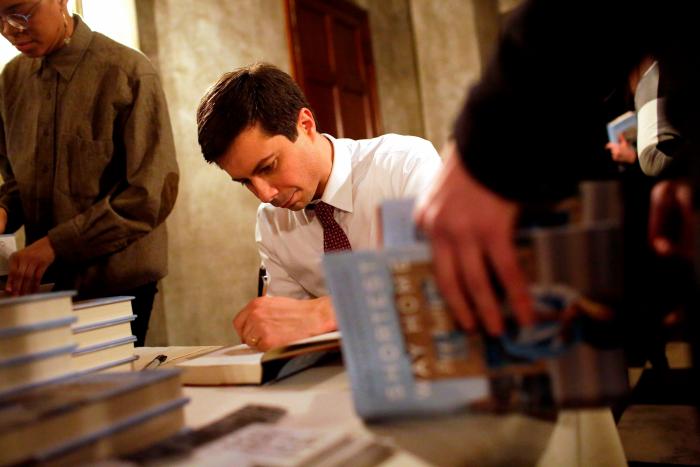 Pete Buttigieg será ministro de Transportes, el gay que más alto llega en el Gobierno de EEUU