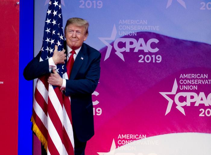 Brad Pitt imita a Anthony Fauci, el Fernando Simón de Estados Unidos, y destroza a Donald Trump