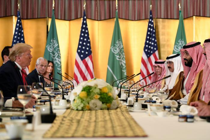 Brad Pitt imita a Anthony Fauci, el Fernando Simón de Estados Unidos, y destroza a Donald Trump