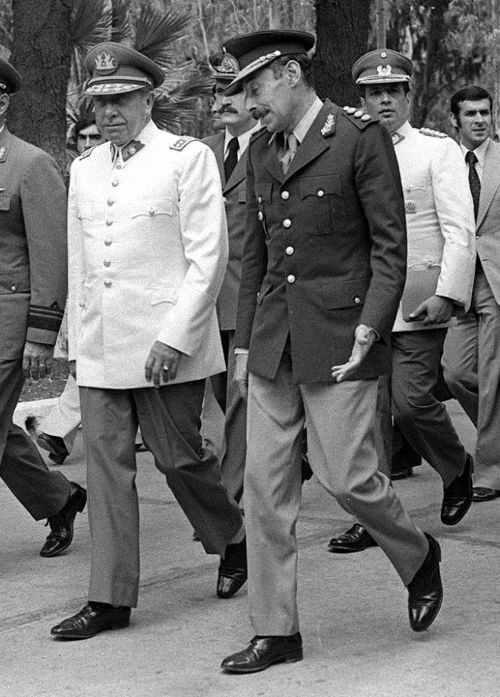 Twitter se indigna con la exaltación de Franco de una pareja de 'First Dates'